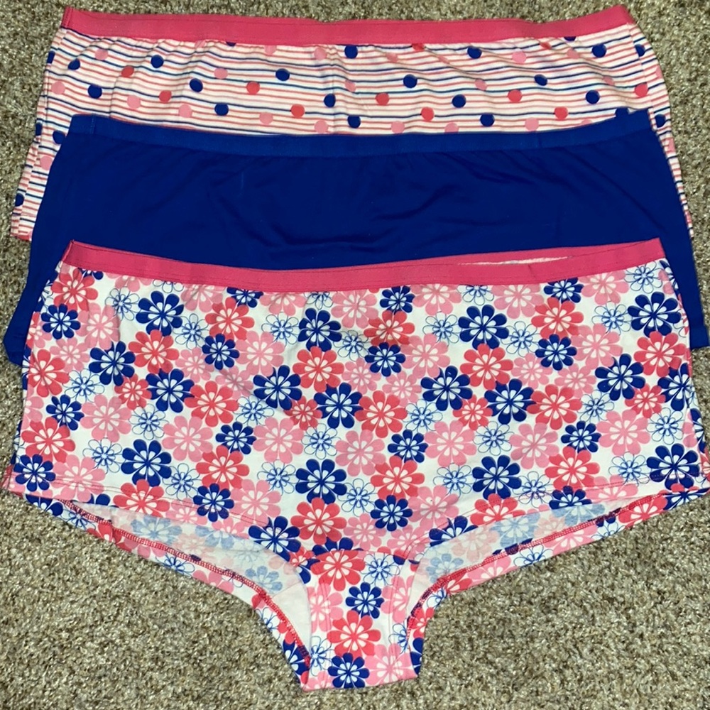 Fruit of the Loom . Fit for Me. SZ10. Set of three panties.NWOT.